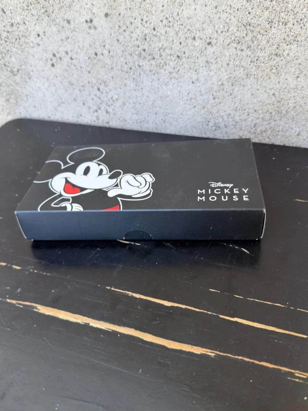NEW DISNEY MICKEY MOUSE OMG / LOVE ZIP AROUND WALLET